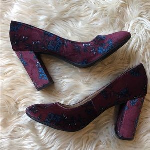 Libby Edelman Burgundy & Blue Sean pumps